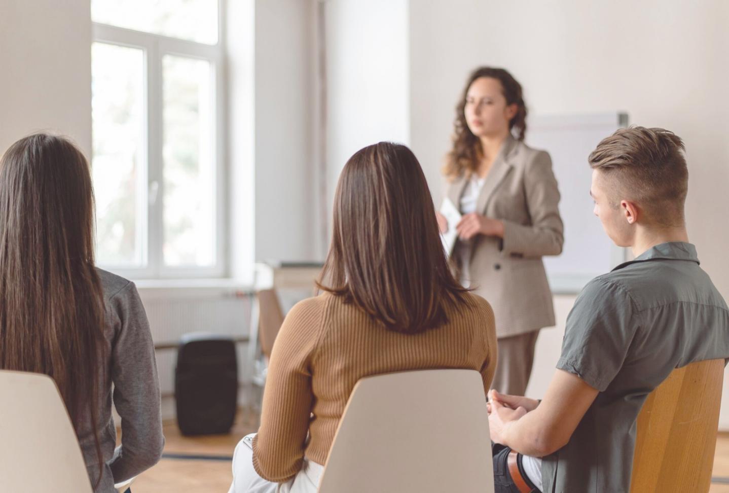 Teammeeting zur Spielekonzept-Entwicklung